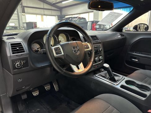 Used 2012 Dodge Challenger R/T image 17
