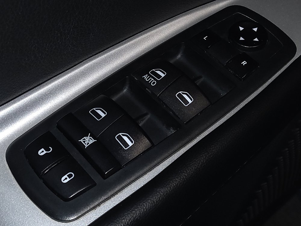 Used 2020 Dodge Journey SE FWD image 27