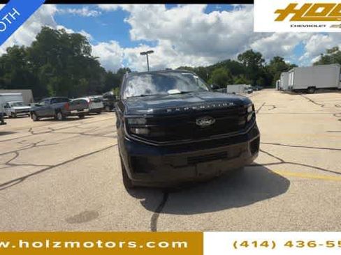 Used 2025 Ford Expedition Active AWD/4WD image 3