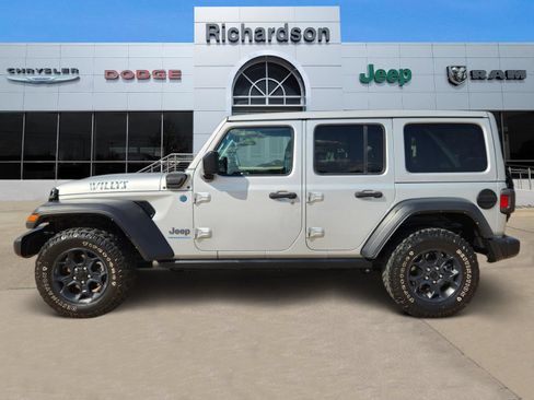 Used 2023 Jeep Wrangler Unlimited w/ Sun & Screen Package AWD/4WD image 3