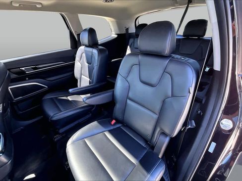 Used 2025 Kia Telluride S FWD image 18