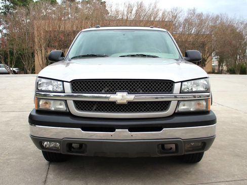 Used 2004 Chevrolet Avalanche Z71 w/ Sun And Sound Package image 5