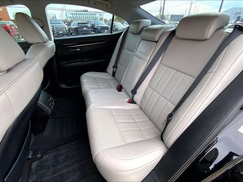 Used 2016 Lexus ES 350 image 41