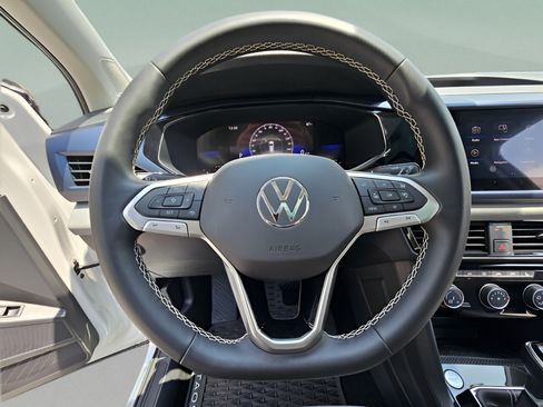 Certified 2023 Volkswagen Taos SE FWD image 22