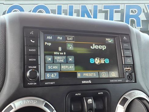 Used 2015 Jeep Wrangler Unlimited Sahara w/ Connectivity Group image 14