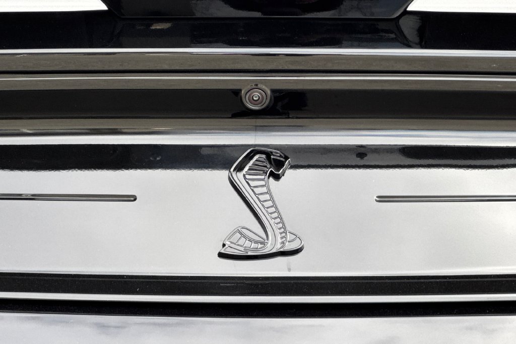 Used 2022 Ford Mustang Shelby GT500 w/ Technology Package RWD image 32