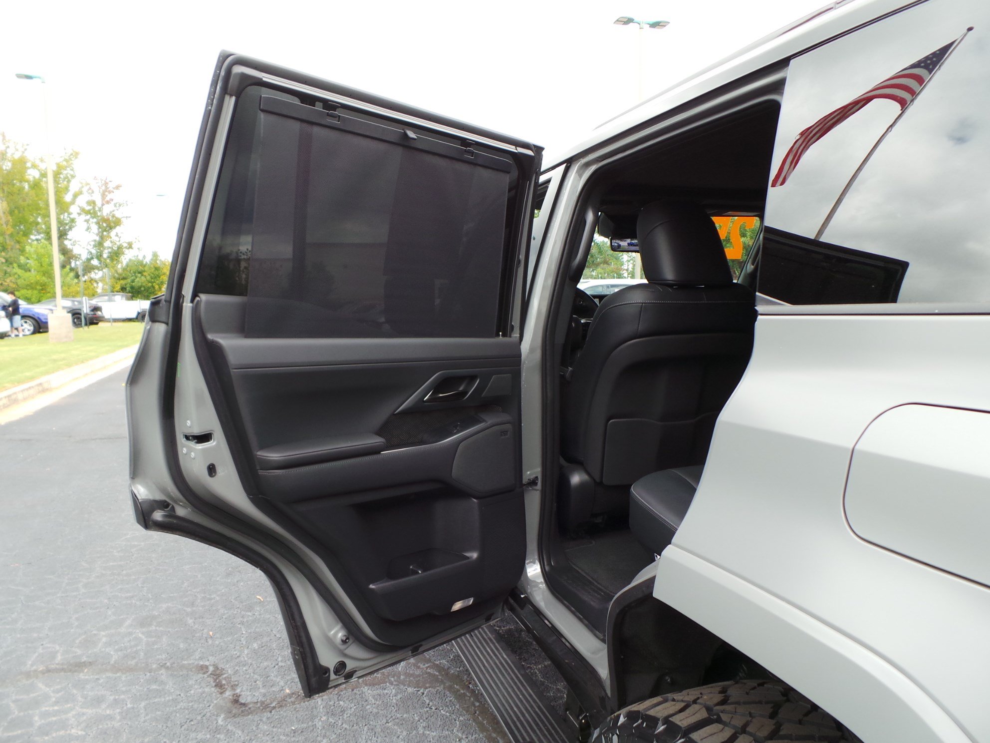 Used 2025 Lexus GX 550 w/ Accessory Package (2T) AWD/4WD image 42