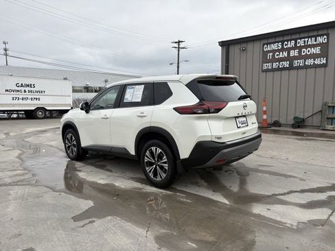Used 2023 Nissan Rogue SV image 5