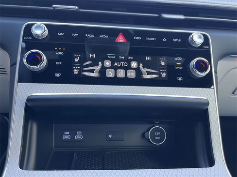 New 2026 Genesis GV80 3.5T Prestige image 17