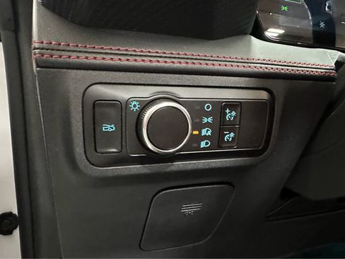 Used 2025 Ford Mustang Premium image 19