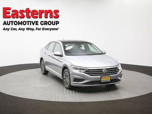 Used 2020 Volkswagen Jetta SE w/ SE Cold Weather Package FWD image 51