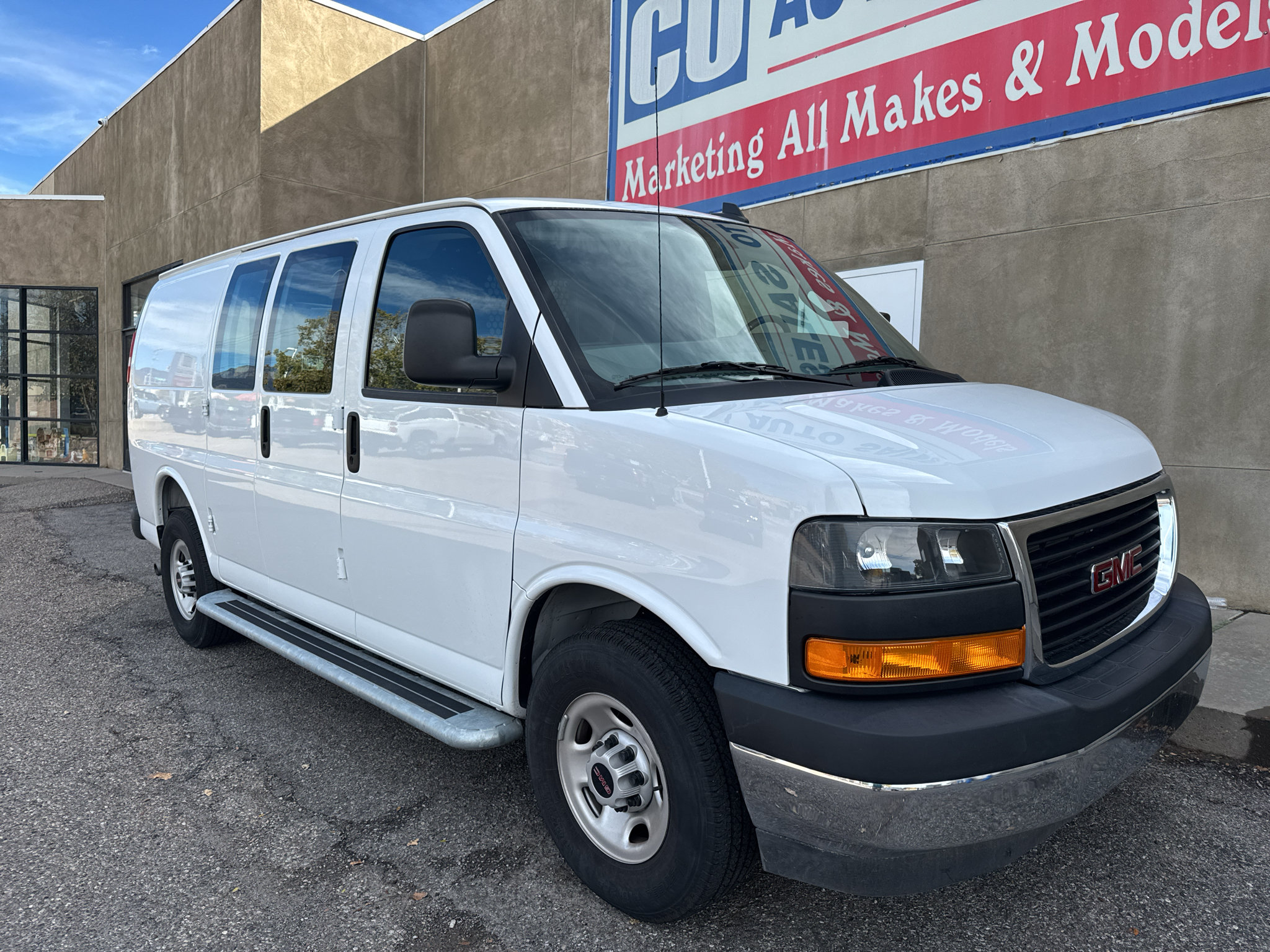 Used 2025 GMC Savana 2500 w/ Driver Convenience Package RWD image 3
