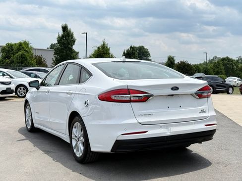 Used 2019 Ford Fusion SE FWD image 9