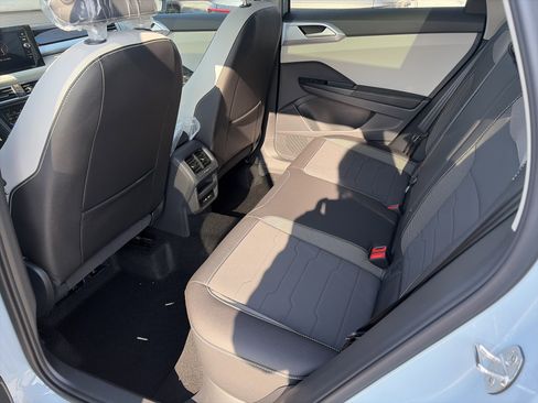 New 2026 Volkswagen Taos SE image 12