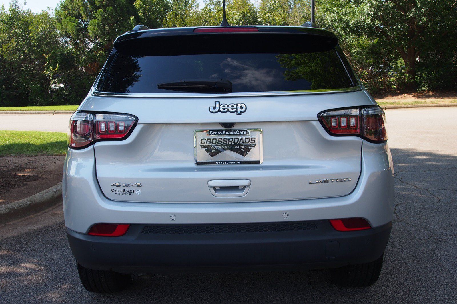 Used 2025 Jeep Compass Limited AWD/4WD image 6