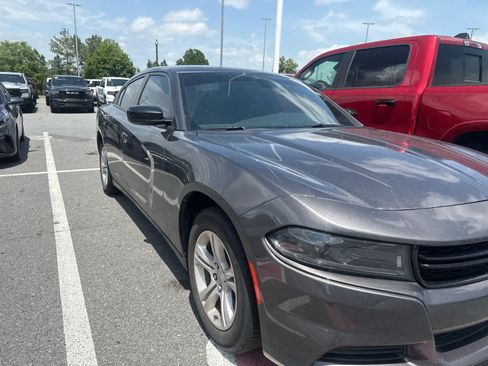 Used 2023 Dodge Charger SXT RWD image 2