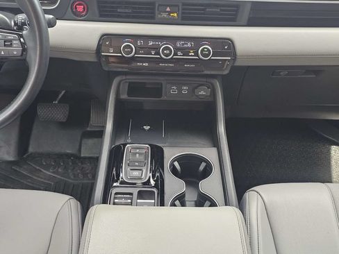 Used 2025 Honda Pilot EX-L image 18