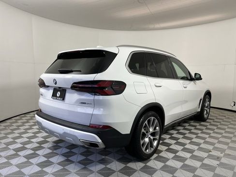 Used 2024 BMW X5 xDrive40i w/ Parking Assistance Package image 7