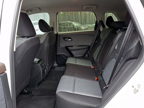 Used 2023 Nissan Rogue SV AWD/4WD image 11
