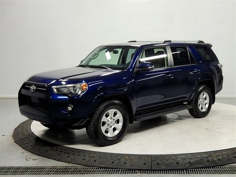 Used 2021 Toyota 4Runner SR5 Premium image 3