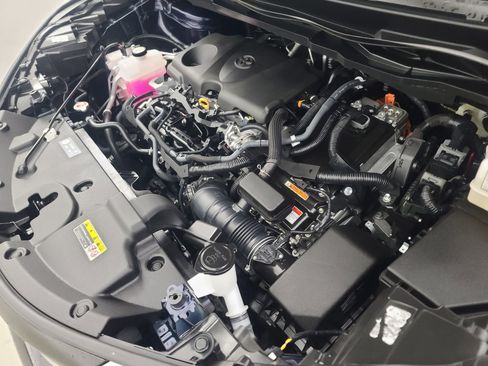 Used 2024 Toyota Sienna XLE image 40