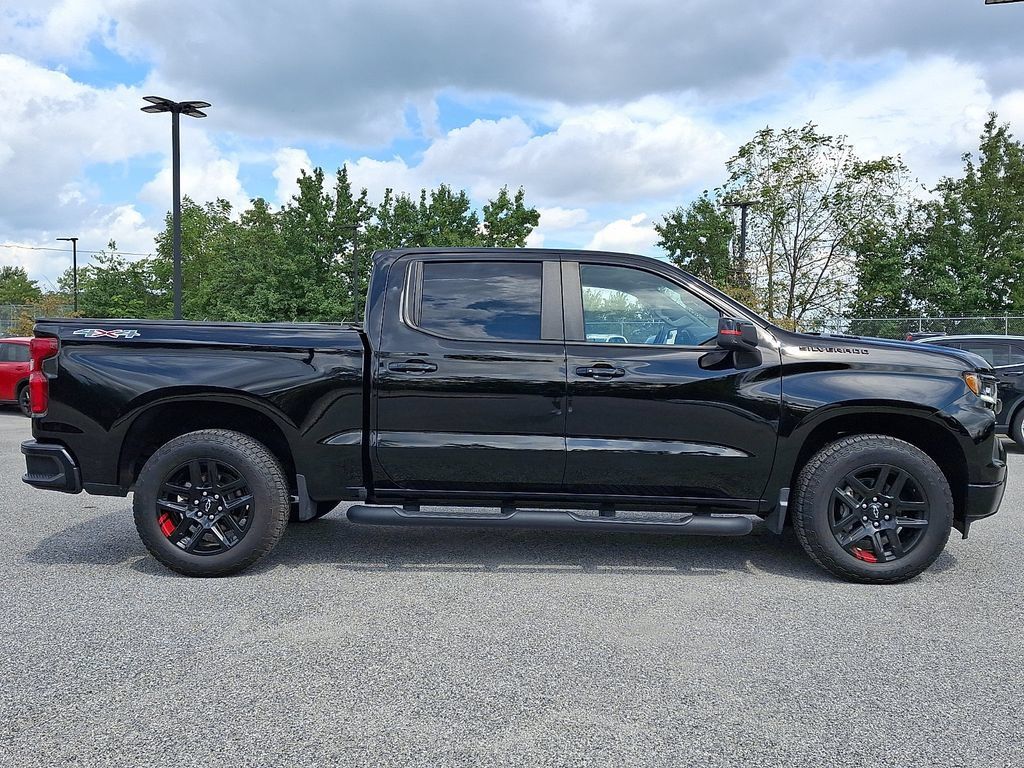 Used 2024 Chevrolet Silverado 1500 RST w/ Redline Edition AWD/4WD image 10