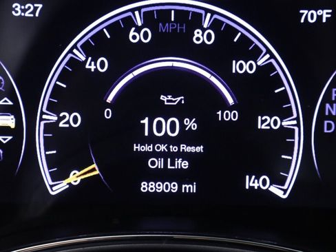 Used 2019 Jeep Grand Cherokee Laredo w/ Laredo X Package RWD image 14
