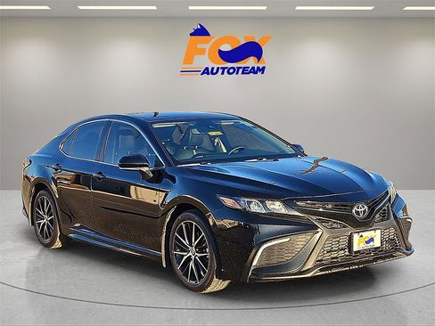 Used 2023 Toyota Camry SE image 6