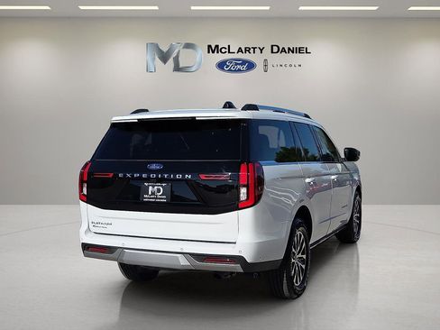 Used 2025 Ford Expedition Platinum AWD/4WD image 5