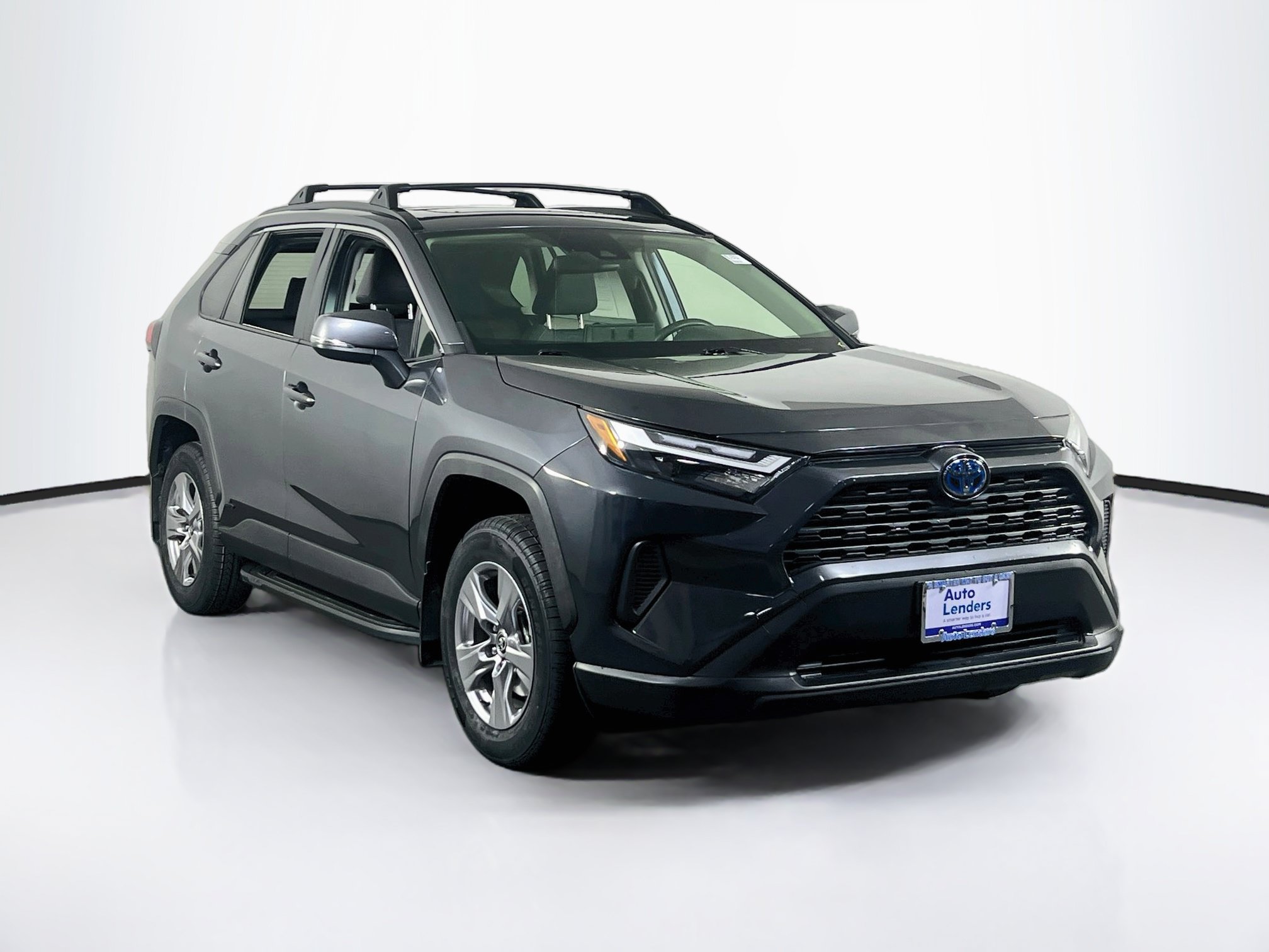 Used 2022 Toyota RAV4 XLE w/ Convenience Package AWD/4WD image 3