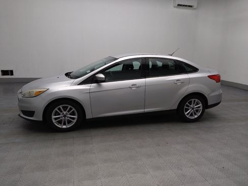 Used 2018 Ford Focus SE image 2