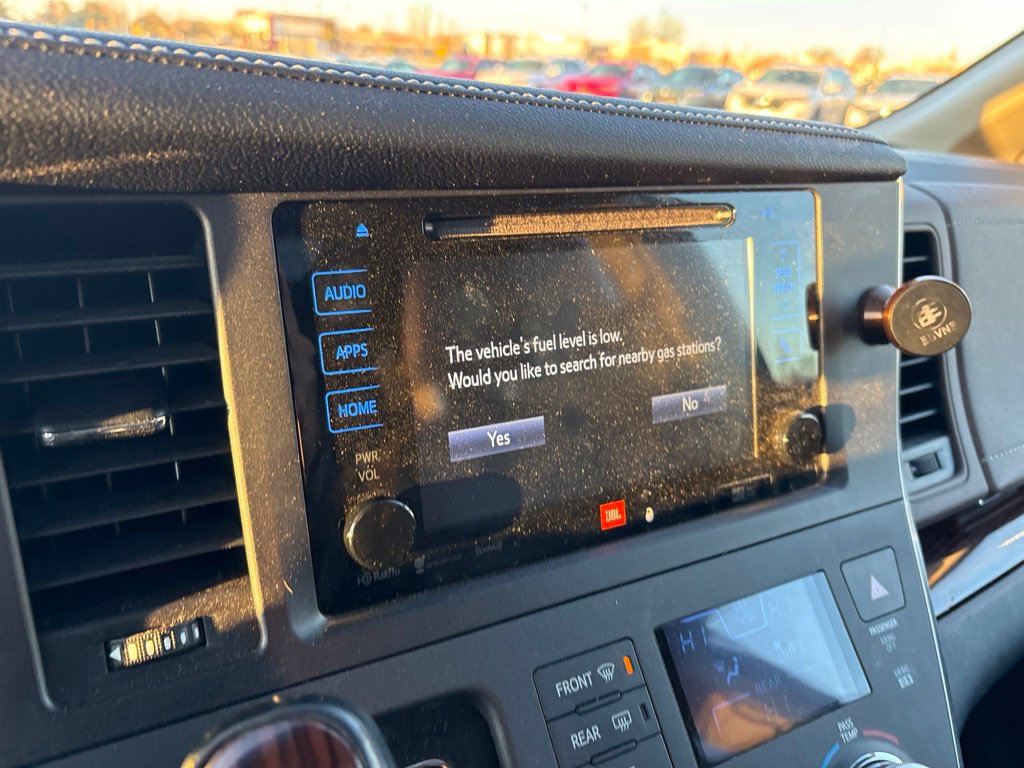 Used 2017 Toyota Sienna Limited Premium w/ Advanced Technology Package FWD image 24