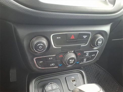 Certified 2018 Jeep Compass Trailhawk w/ Cold Weather Group image 16