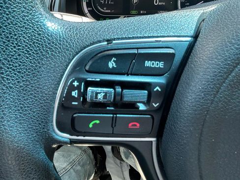 Used 2017 Kia Niro LX FWD image 17