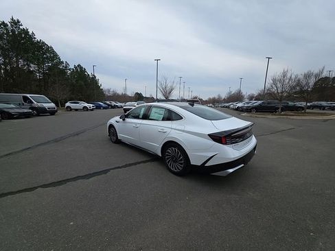 New 2026 Hyundai Sonata Limited FWD image 16