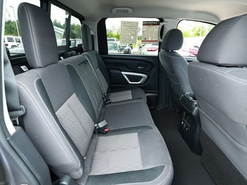 Used 2024 Nissan Titan SV w/ SV Convenience Package RWD image 29