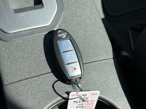 Used 2021 Nissan Frontier SV AWD/4WD image 35