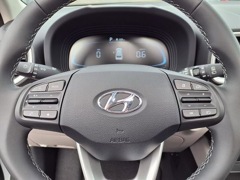 New 2025 Hyundai Venue SEL image 11