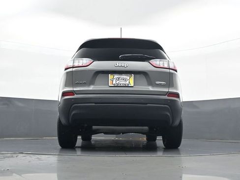 Used 2019 Jeep Cherokee Latitude Plus w/ Cold Weather Group AWD/4WD image 26