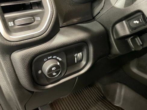 Used 2025 RAM 3500 Big Horn AWD/4WD image 9