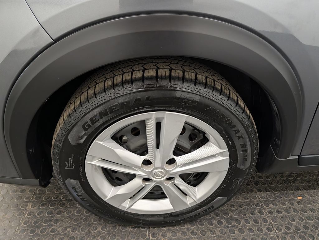Used 2024 Nissan Kicks S FWD image 7