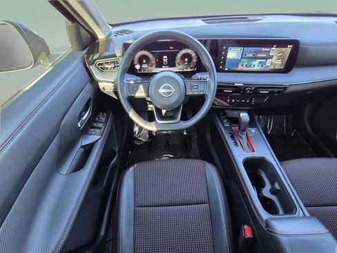 Certified 2025 Nissan Kicks SR FWD image 12