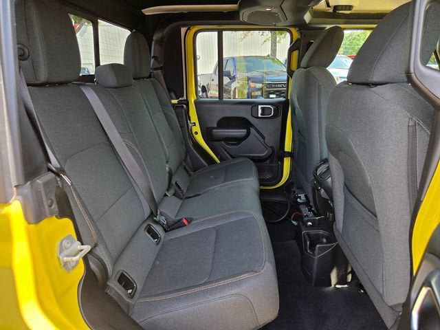 Used 2024 Jeep Gladiator Sport AWD/4WD image 17