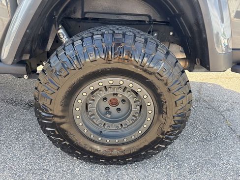 Used 2020 Jeep Gladiator Rubicon AWD/4WD image 25