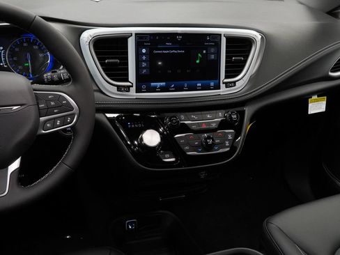 New 2027 Chrysler Pacifica Select FWD image 20