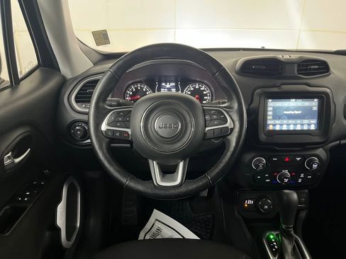 Used 2019 Jeep Renegade Latitude w/ Cold Weather Group image 33