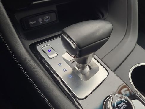 Used 2019 Genesis G70 2.0T Advanced image 22