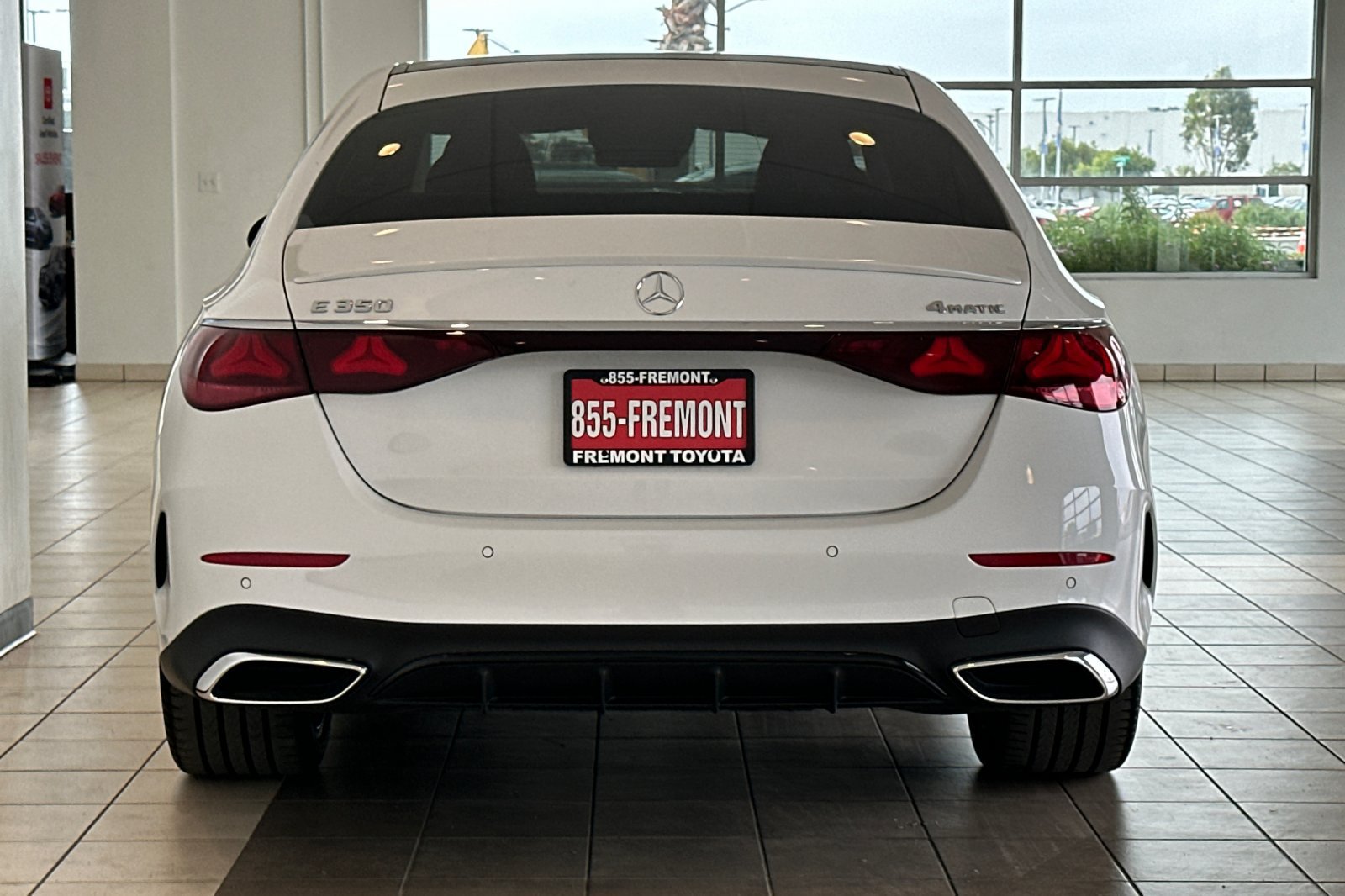 Used 2024 Mercedes-Benz E 350 4MATIC Sedan image 5