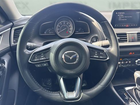 Used 2018 MAZDA MAZDA3 Touring image 12