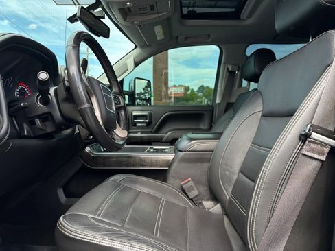 Used 2016 GMC Sierra 2500 Denali w/ Suspension Package, Off-Road AWD/4WD image 13